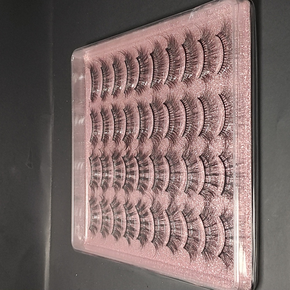 Huge set of lashes